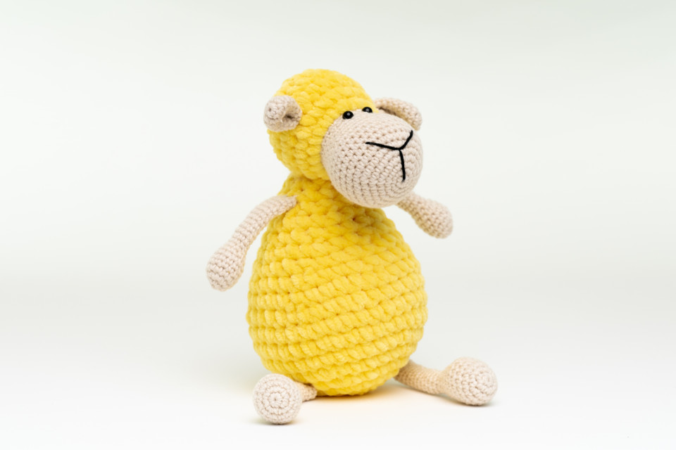 Horgolt bárányfigura - különböző színekben