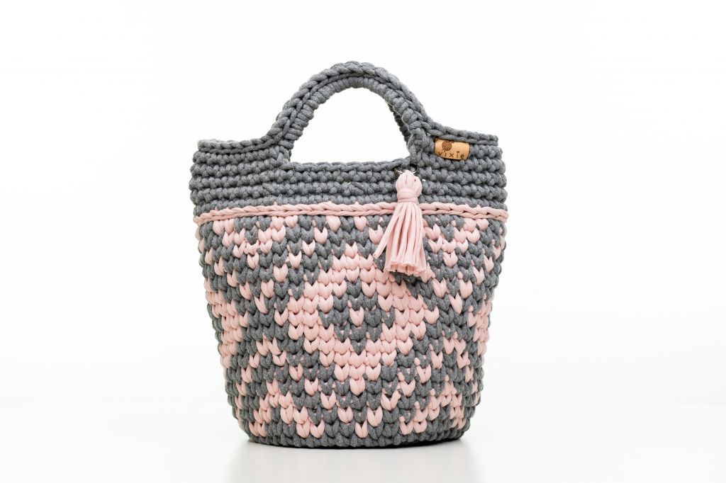 Horgolt táska szürke/rózsaszín mintával