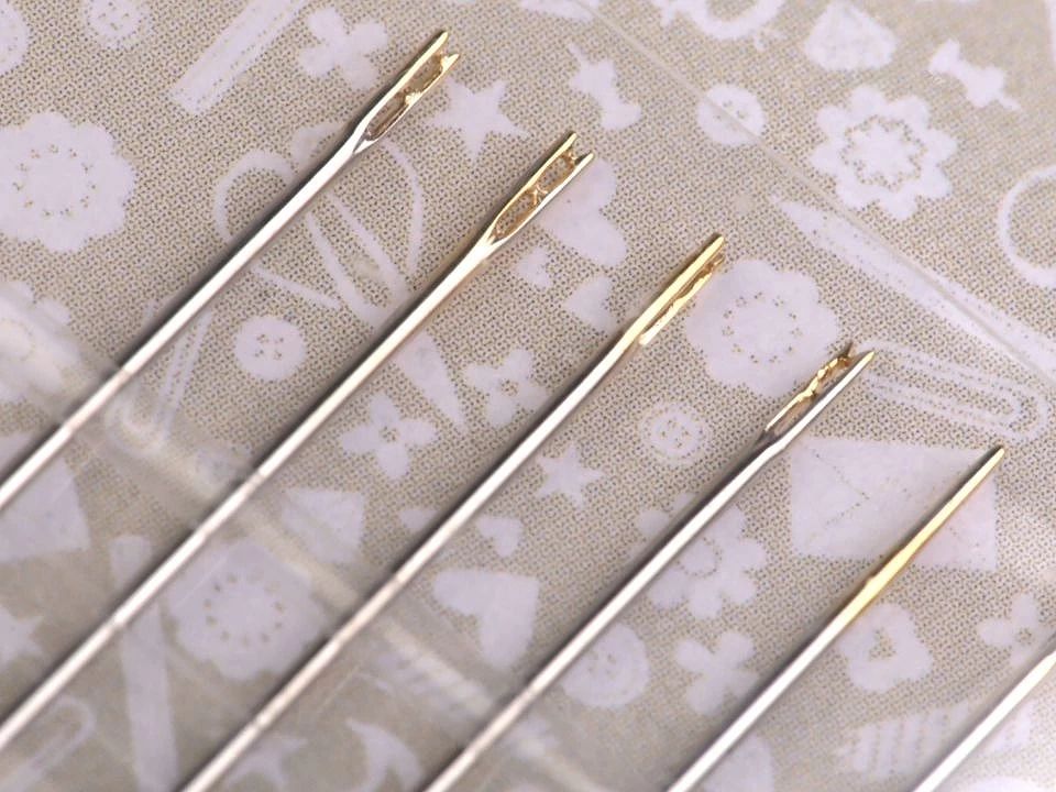 Ace de cusut pentru vedere slabă, cap despicat