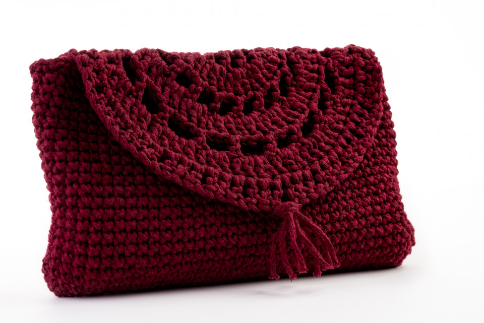 Bordó borítékos horgolt táska